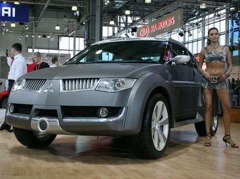 MITSUBISHI-PAJERO-2