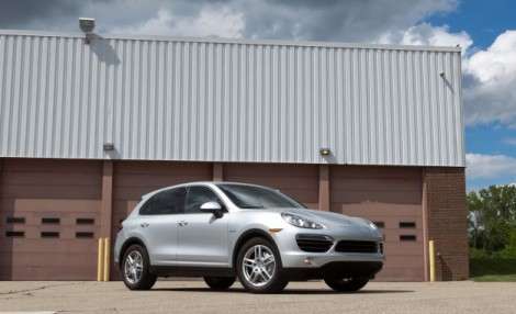 Porsche будет выпускать еще больше  Cayenne