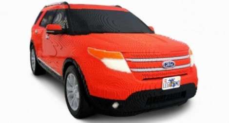 Ford Explorer из Lego в натуральную величину