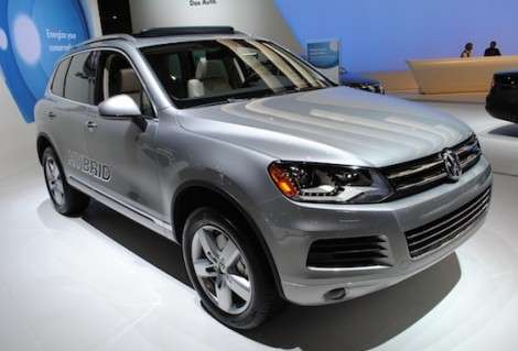 Volkswagen приступил к продажам гибридного Touareg в России