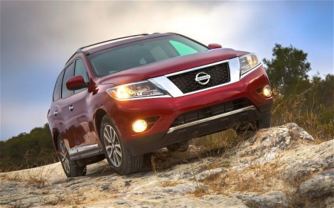 2013-Nissan-Pathfinder-front-hero-shot