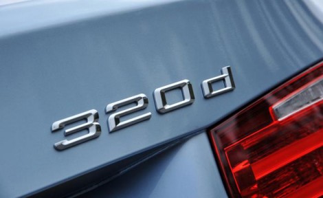 bmw-320d-badge