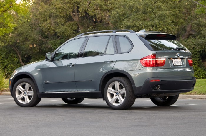 BMW отзывает внедорожники X5 2009-2012