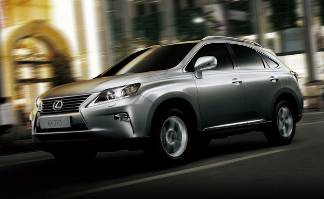Lexus не торопится продавать Sub-RX в США
