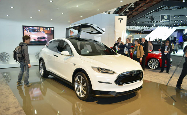 Интерьер Tesla Model X получился превосходным