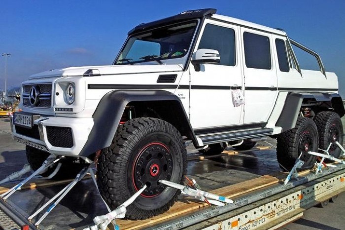 Шестиколесный Mercedes-Benz G63 AMG V8 Biturbo
