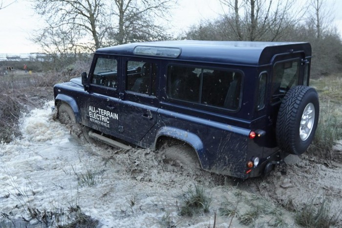 Электрический Land Rover Defender