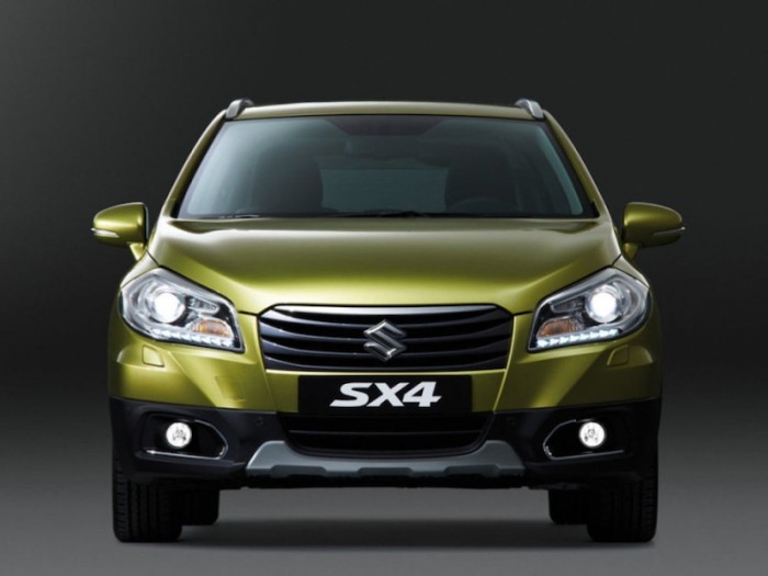 Кроссовер Suzuki SX4 2013