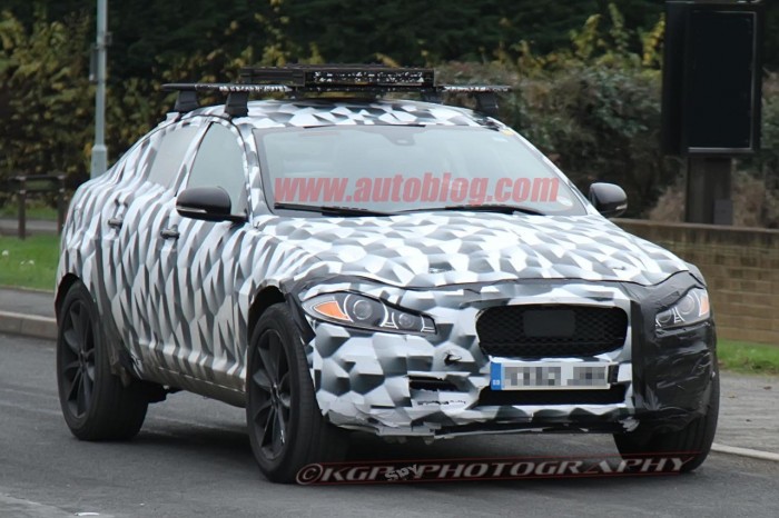 Кроссовер Jaguar