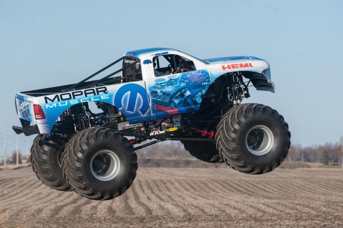 монстр на базе 2014 Ram Heavy Duty
