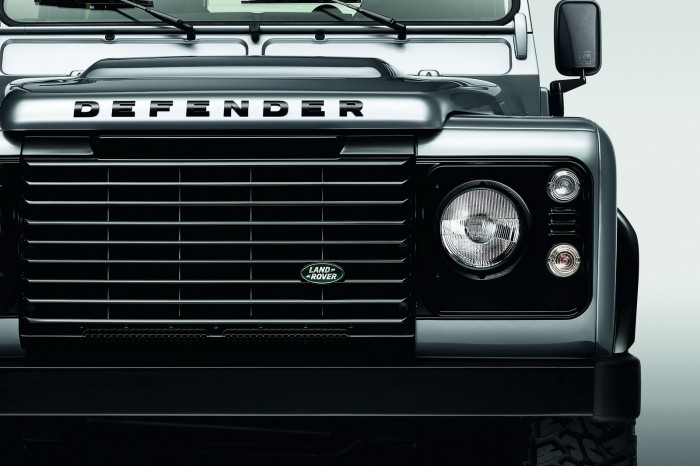 Land-Rover-Defender-Black-Silver-4