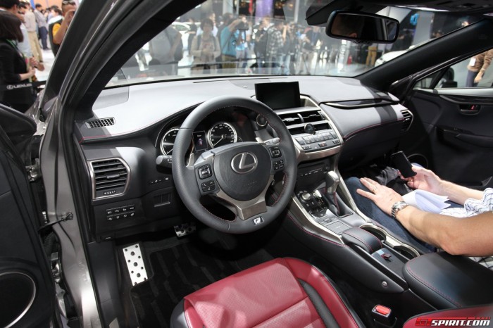 салон 2015 Lexus NX