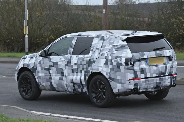Land-Rover-Discovery-Sport-3