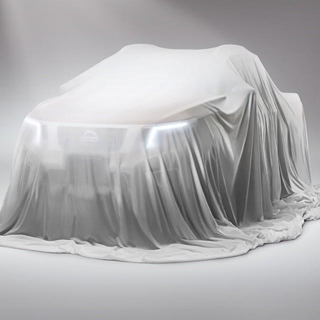 Nissan  дразнит новым автомобилем