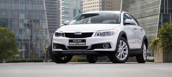 Qoros 3 City SUV 