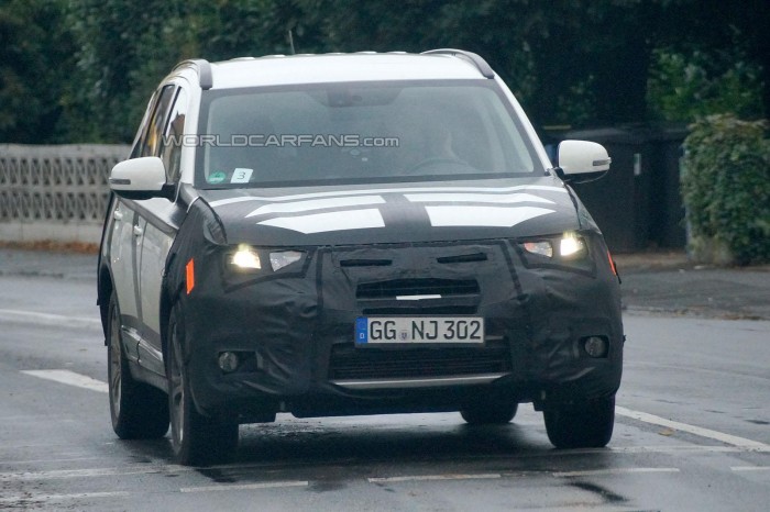 Mitsubishi Outlander   
