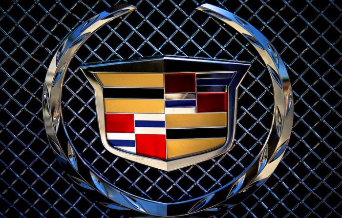 CTS V Cadillac Logo
