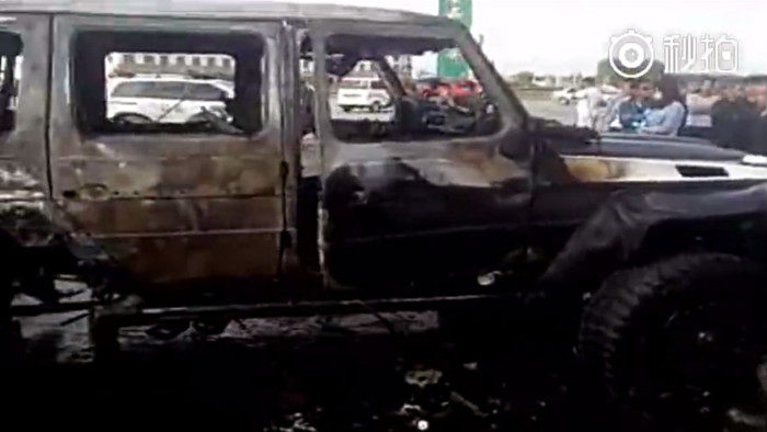 mansory-g63-amg-6x6-completely-burns-after-minor-accident-in-china (1)