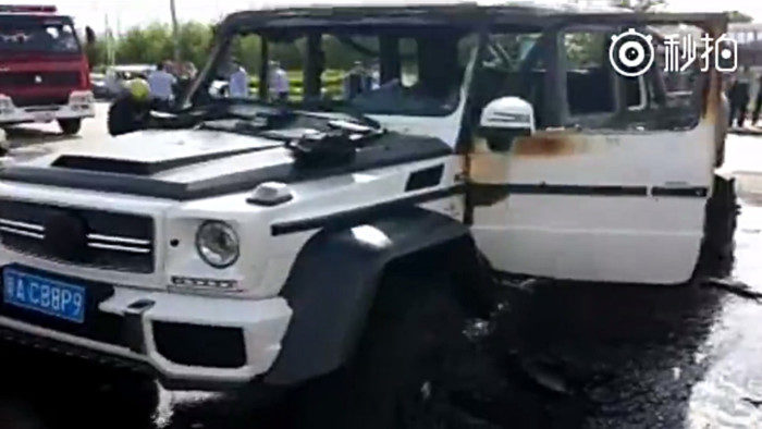 mansory-g63-amg-6x6-completely-burns-after-minor-accident-in-china (2)