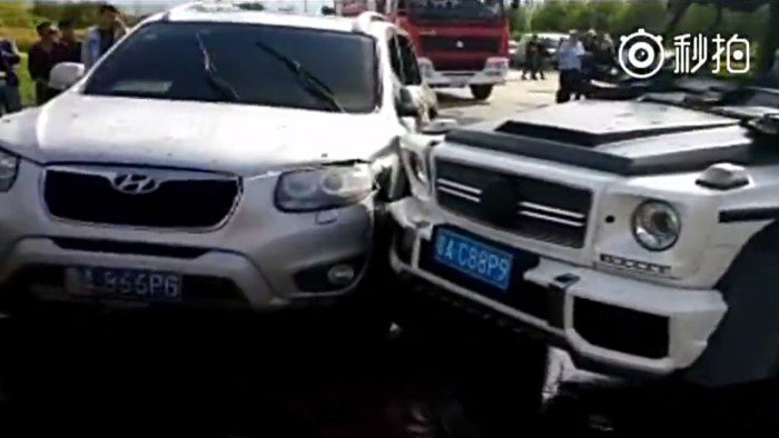 mansory-g63-amg-6x6-completely-burns-after-minor-accident-in-china (3)